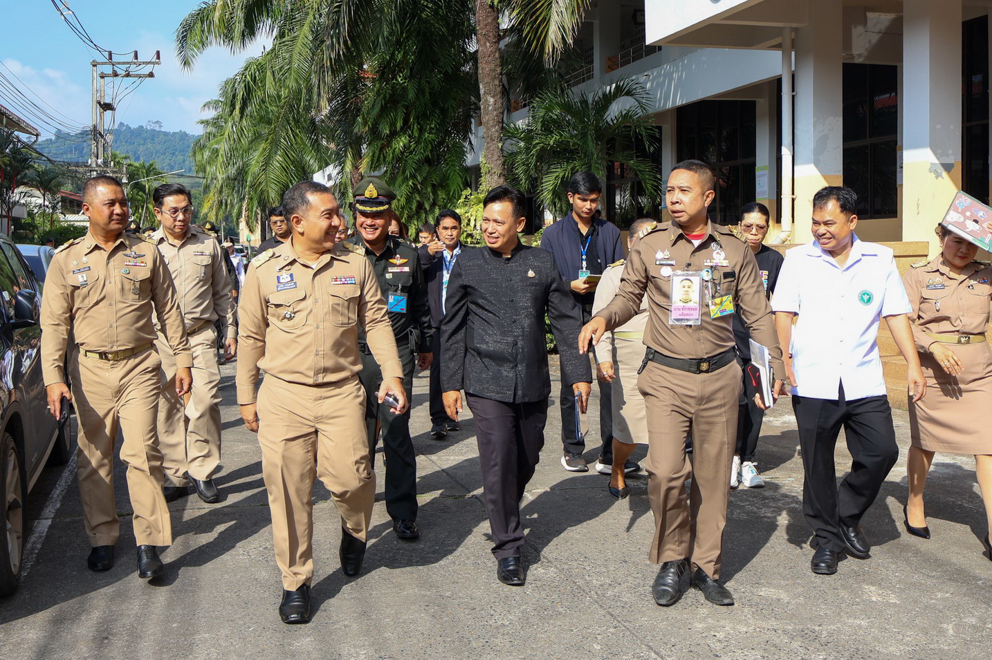 สุราษฎร์ธานีเตรียมความพร้อมรับเสด็จ ทูลกระหม่อมหญิงอุบลรัตนราชกัญญาสิริวัฒนาพรรณวดี องค์ประธานโครงการรณรงค์ป้องกันและแก้ไขปัญหายาเสพติด TO BE NUMBER ONE เสด็จเปิดศูนย์เพื่อนใจ TO BE NUMBER ONE 