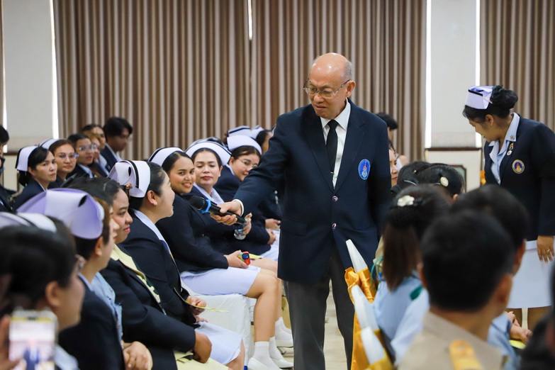 องคมนตรี ตรวจเยี่ยมโรงพยาบาลสมเด็จพระยุพราชเวียงสระ ขับเคลื่อนโรงพยาบาลคุณธรรม สู่การปฏิบัติ