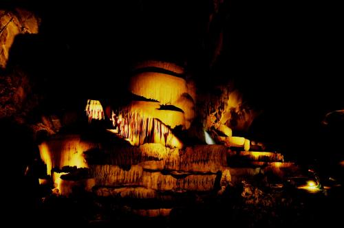 ถ้ำขมิ้นบ้านนาสาร