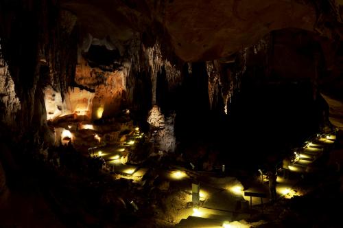 ถ้ำขมิ้นบ้านนาสาร